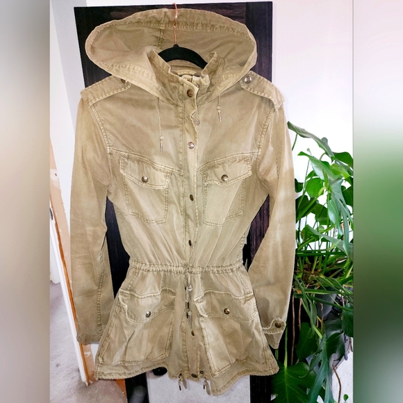 Utility Jacket - Picture 1 of 3